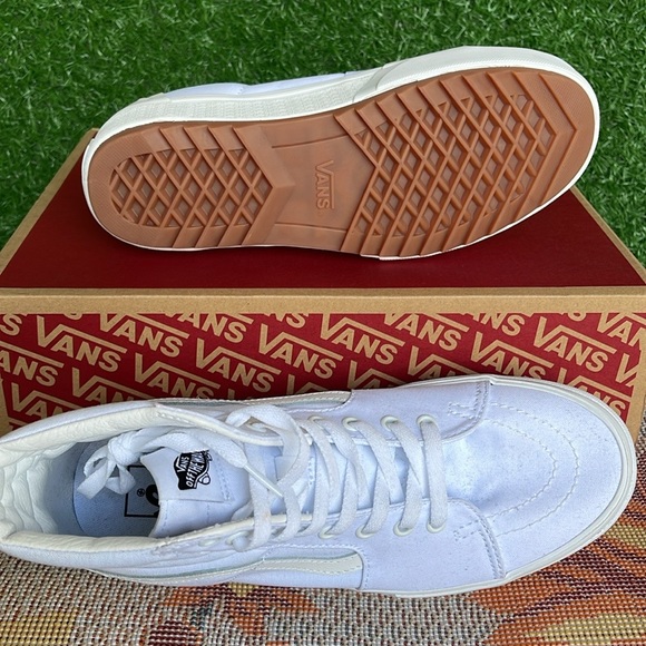 Vans WMNS Sk8-Hi Stacked (Canvas) True White
VN0A4BTWL5R Platforms Sneakers NIB - Picture 7 of 16